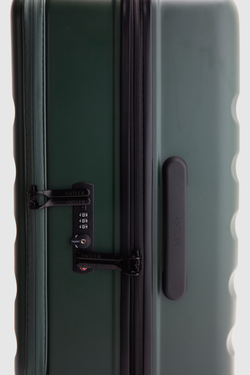 Icon Stripe Dual 66cm Suitcase